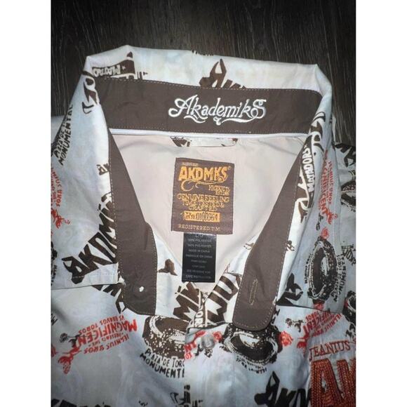 AkDMKS Men's Short Sleeve Button Down Shirt - Picture 5 of 6